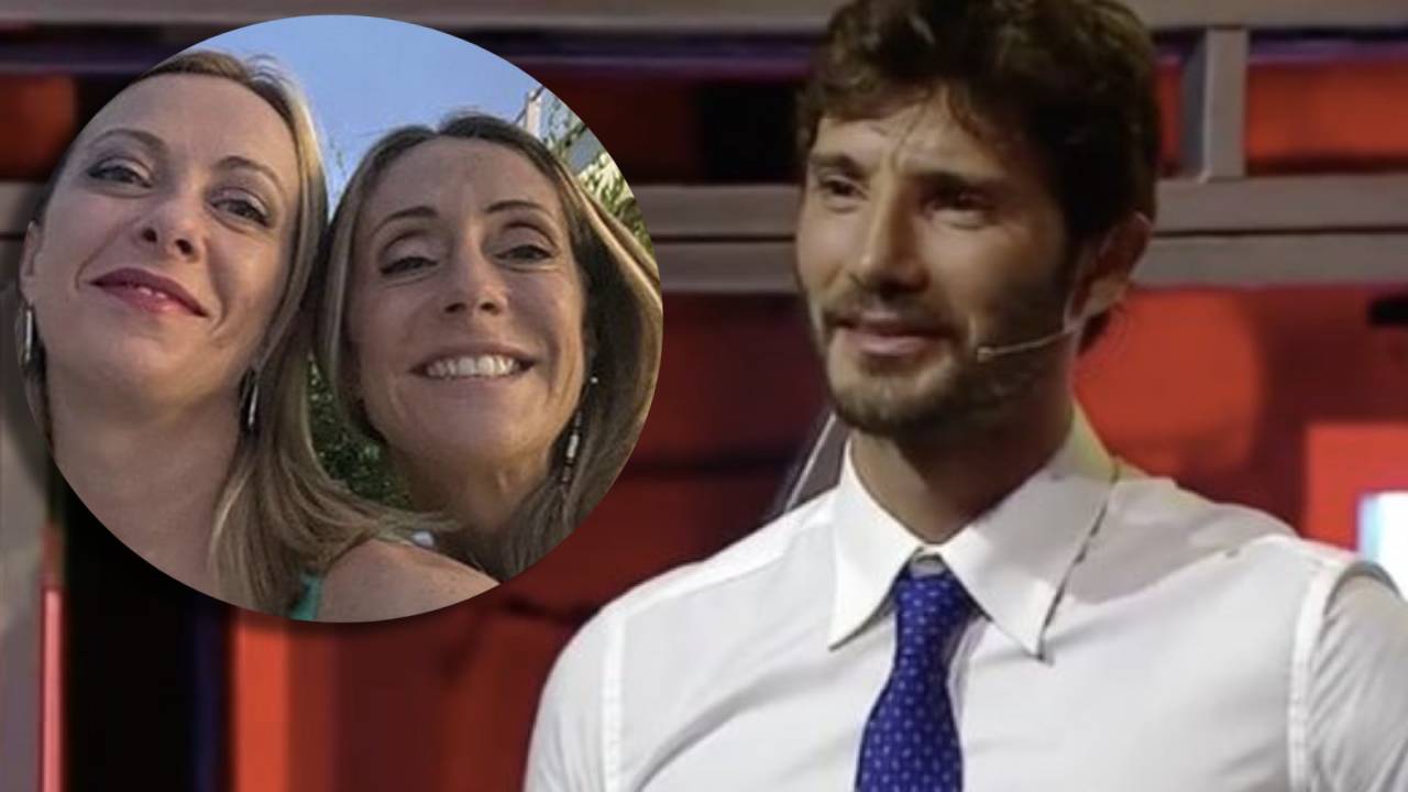 De Martino commenta la sua imitazione e i presunti flirt con Marcuzzi e Meloni