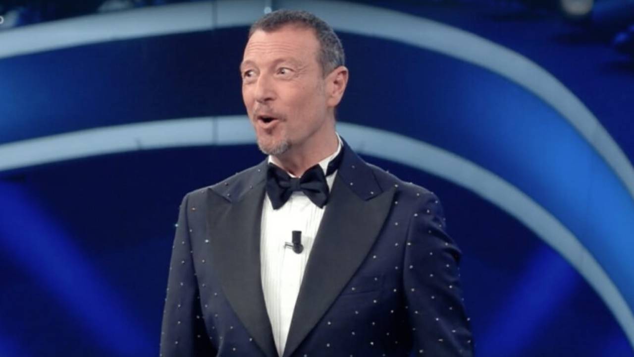 Amadeus svela chi è il cantante con cui ha chiuso i rapporti a causa di Sanremo: “Con me ha chiuso!”