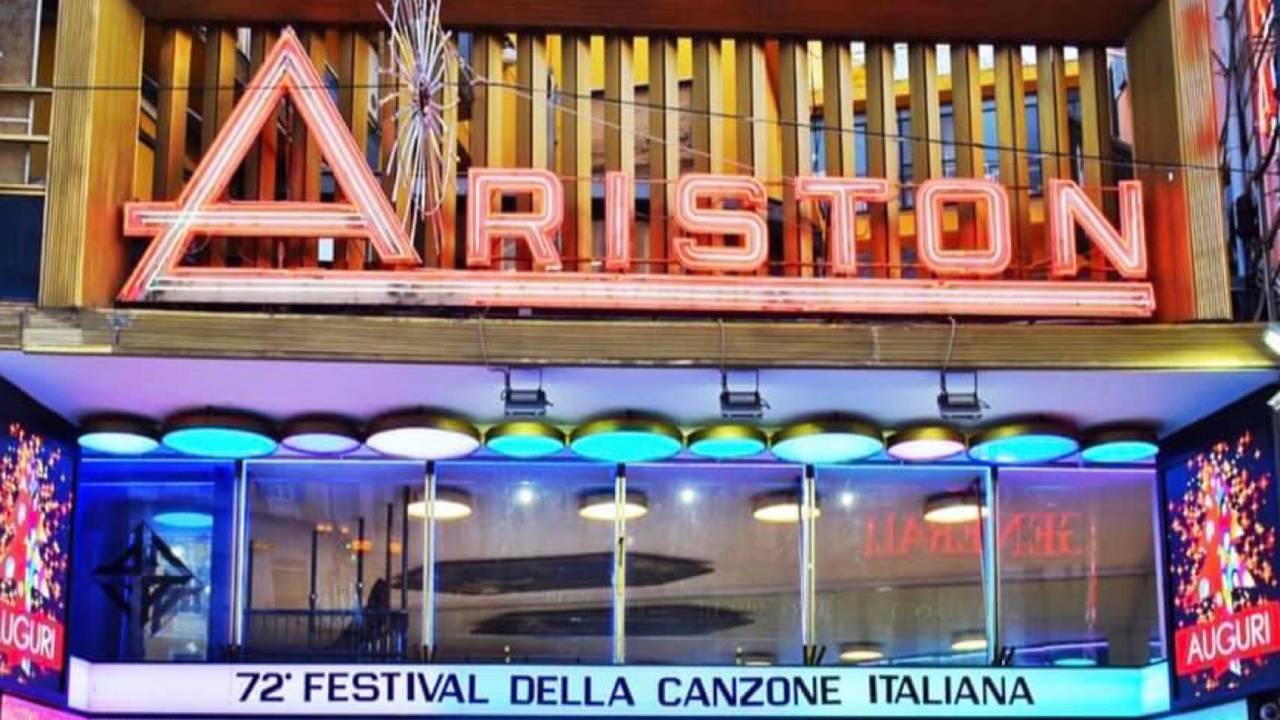 Famoso cantante ospite a Sanremo: “All’Ariston ero strafatto”